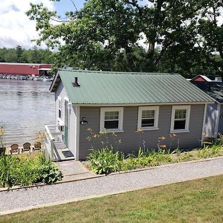 Lakefront Cottage On Beautiful Lake Winnipesaukee Laconia Exterior foto