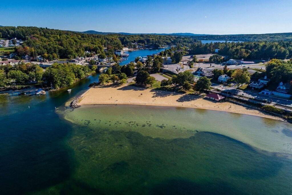 Lakefront Cottage On Beautiful Lake Winnipesaukee Laconia Exterior foto