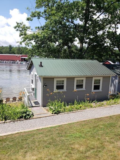 Lakefront Cottage On Beautiful Lake Winnipesaukee Laconia Exterior foto