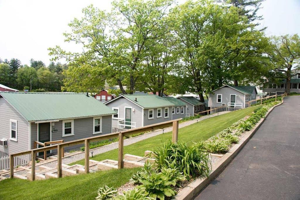 Lakefront Cottage On Beautiful Lake Winnipesaukee Laconia Exterior foto